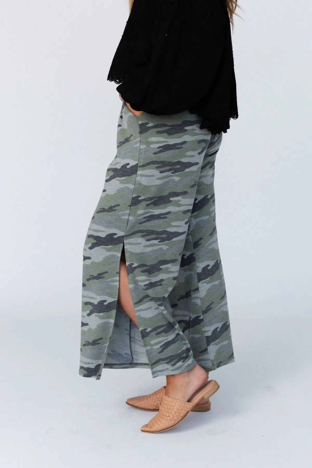 Casual Wanderer Wide Leg Slit Pants - Army Green Charcoal Camo