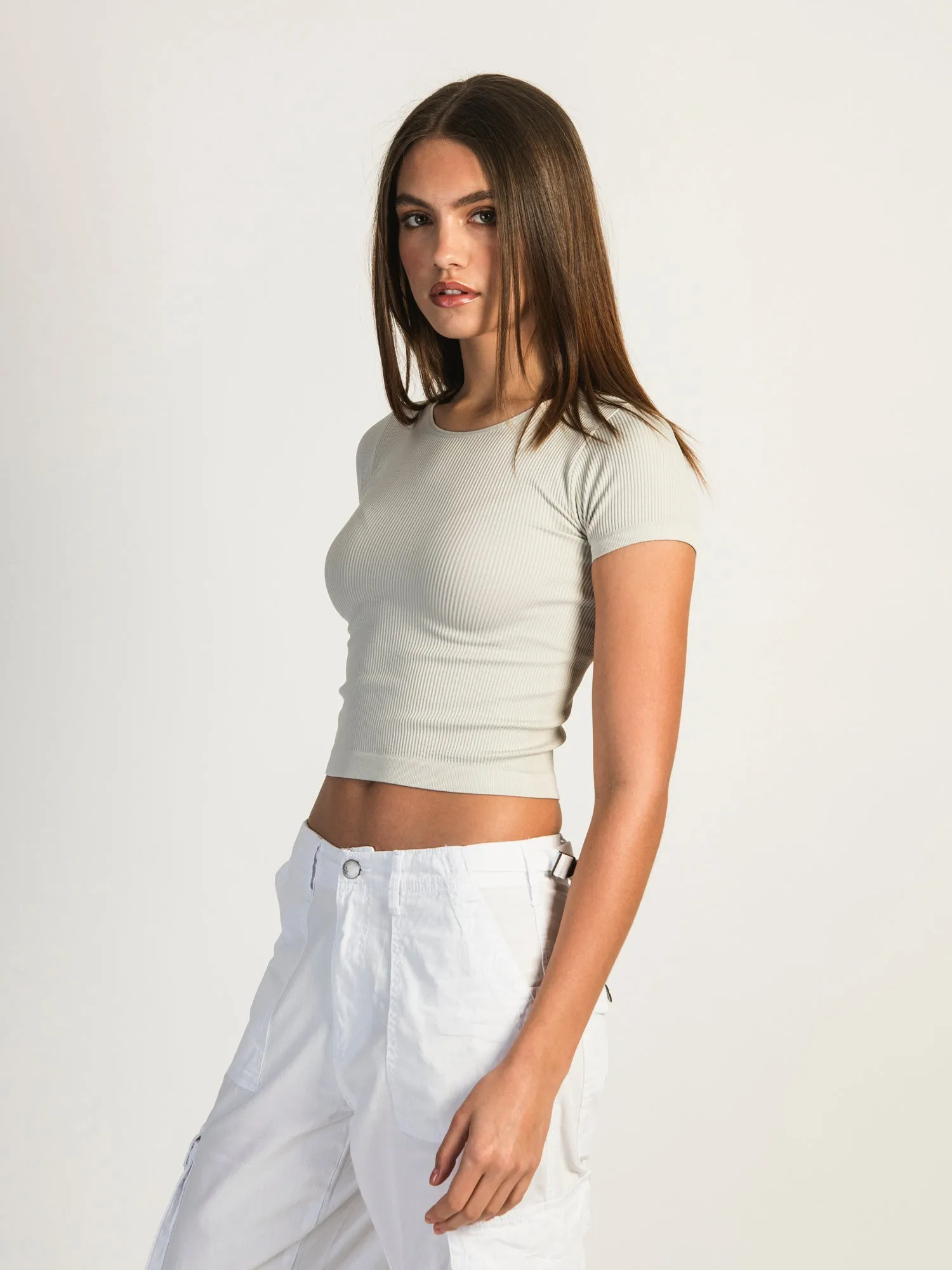 HARLOW RIBBED SEAMLESS TEE - ROCK